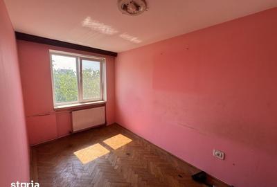 Apartament cu 3 camere decomandat în George Enescu