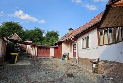 Casă cu 4 camere în Rășinari - 2