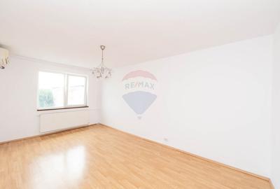 Apartament cu 3 camere decomandat în Crângași