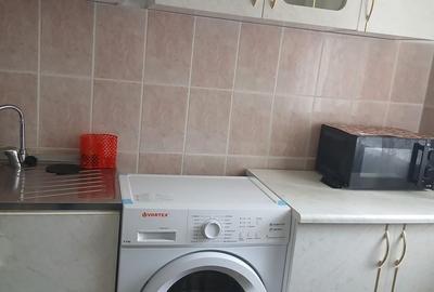 Apartament cu 4 camere semidecomandat în Central - 1