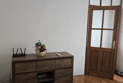 Casă individuală cu 9 camere cu Teren 200 Mp în Dorobanți - 3