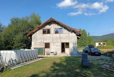 Casă cu Teren 800 Mp în Viștișoara