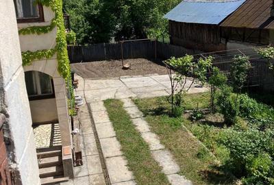 Casă cu 4 camere în Bucșani - 3