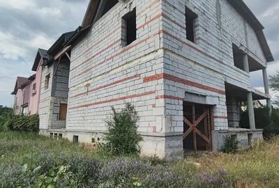 Duplex cu 10 camere cu Teren 1430 Mp în Domnești - 4