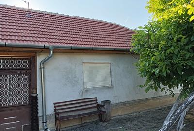 Casă cu 4 camere în Berindia - 2