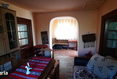 Casă cu 4 camere cu Teren 7720 Mp în Șirna - 1