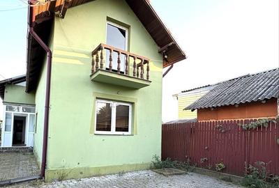Casă cu 4 camere în Albești-Paleologu