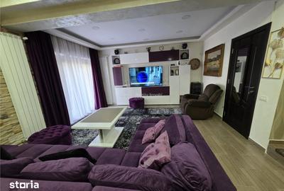 Casă cu 4 camere cu Teren 260 Mp în 1 Decembrie