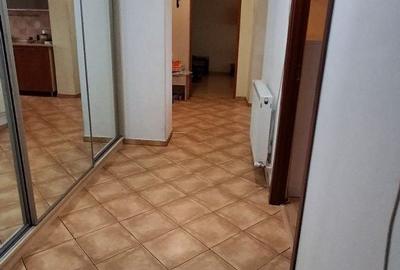 Apartament cu 3 camere decomandat în Prelungirea Ghencea