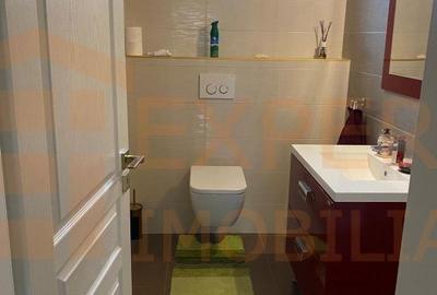Casă cu 7 camere cu Canalizare în Central - 17