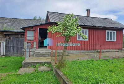 Casă cu 2 camere cu Teren 3743 Mp în Mălini - 3