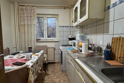 Apartament cu 3 camere decomandat în Rahova