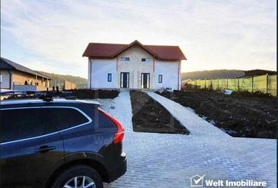 Duplex cu 5 camere cu Canalizare în Chinteni - 1