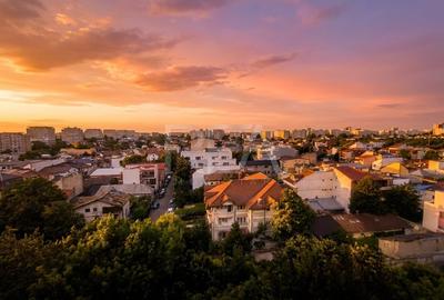 Apartament cu 3 camere decomandat în Titulescu