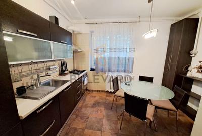 Apartament cu 3 camere decomandat, mobilat în Plopilor - 13