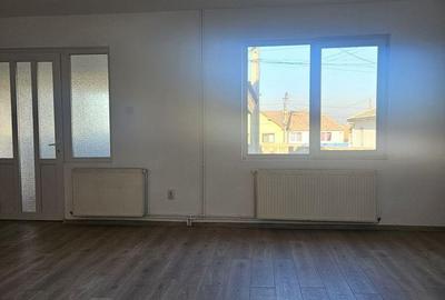 Casă cu 6 camere cu Teren 500 Mp în Central - 3