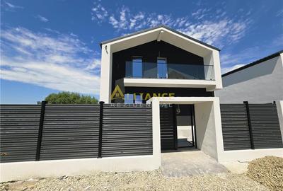 Casă cu 4 camere cu Teren 300 Mp în Berceni - 1