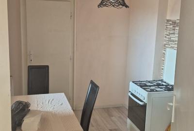 Apartament cu 2 camere semidecomandat, mobilat în Fabric