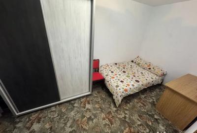 Apartament cu 2 camere semidecomandat în Km 4 - 4