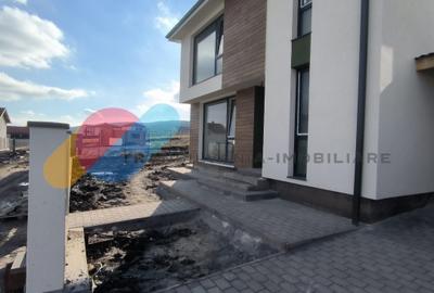 Duplex cu 4 camere cu Canalizare în Chinteni - 6