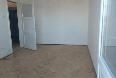 Garsonieră decomandată în Horea