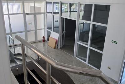 Spațiu comercial, de 350 mp, în Central