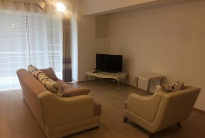 Apartament cu 4 camere, mobilat în Băneasa