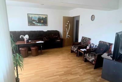 Apartament cu 3 camere decomandat în Noua - 1