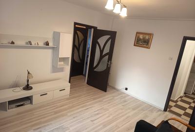 Apartament cu 2 camere decomandat în Exterior Vest