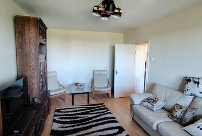 Apartament cu 2 camere decomandat, mobilat în Titan