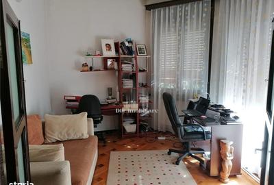 Apartament cu 3 camere semidecomandat în Ultracentral