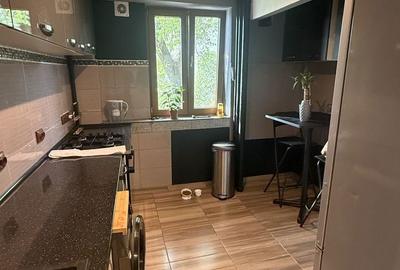 Apartament cu 3 camere semidecomandat în Crângași - 1