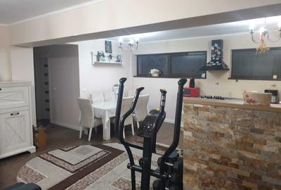 Apartament cu 2 camere decomandat în Exterior Vest