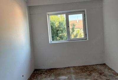 Apartament cu 4 camere decomandat în Balotești