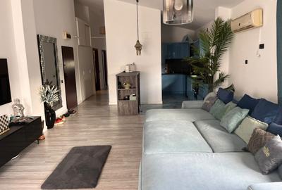 Apartament cu 4 camere decomandat, mobilat în Băneasa