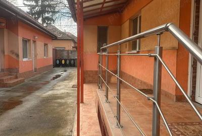 Casă cu 3 camere cu Teren 1203 Mp în Central