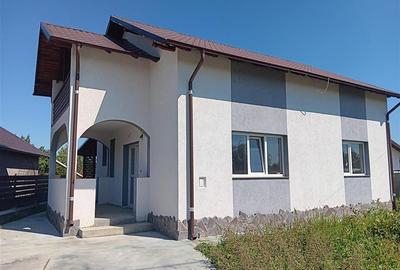 Casă cu 5 camere cu Teren 500 Mp în Oprișeni