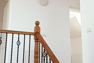 Casă cu 5 camere cu Teren 220 Mp în Central