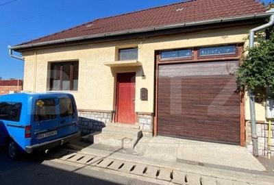 Casă individuală cu 12 camere cu Canalizare în Nufărul - 1