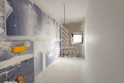 Casă cu 6 camere cu Teren 300 Mp în Giroc