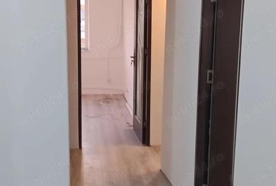 Apartament cu 3 camere decomandat în Central - 1