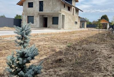 Casă cu 4 camere în Mărtăcești