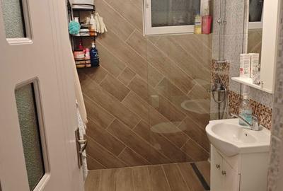 Apartament cu 2 camere decomandat în Petros - 2