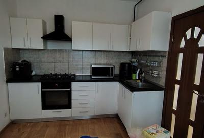 Casă cu 3 camere în Peregu Mic