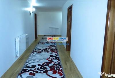 Casă cu 7 camere cu Teren 10000 Mp în Central