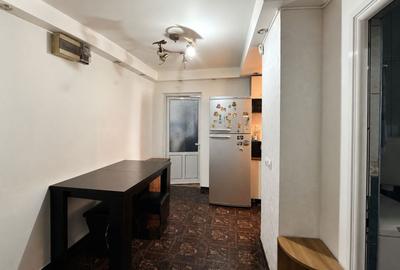 Apartament cu 3 camere decomandat, mobilat în Tractorul - 12