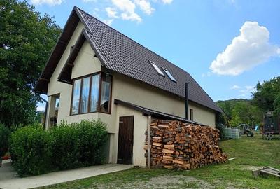 Casă cu 4 camere în Central