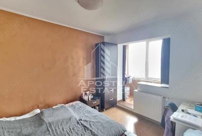 Apartament cu 3 camere semidecomandat, mobilat în Cetății - 1