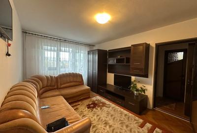 Apartament cu 2 camere decomandat în Podu Roș