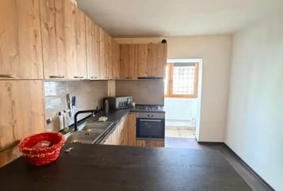 Apartament cu 2 camere decomandat în CET